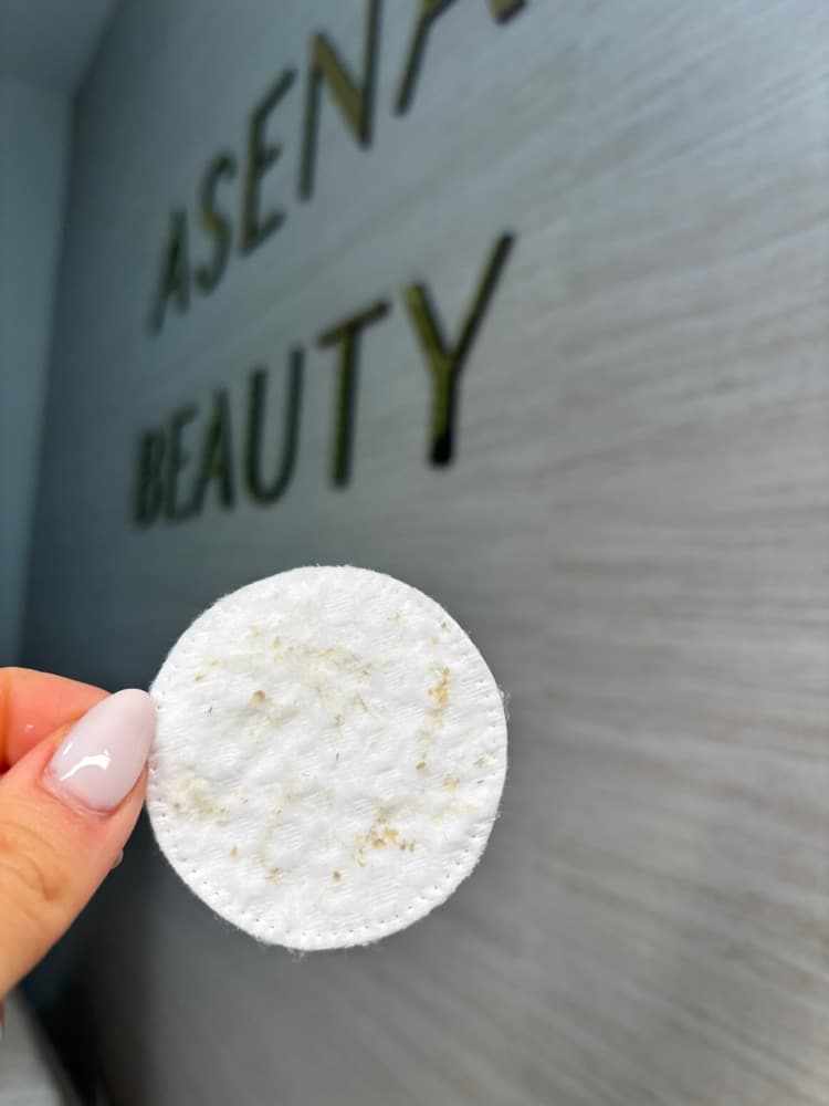 Cleansing result during a facial